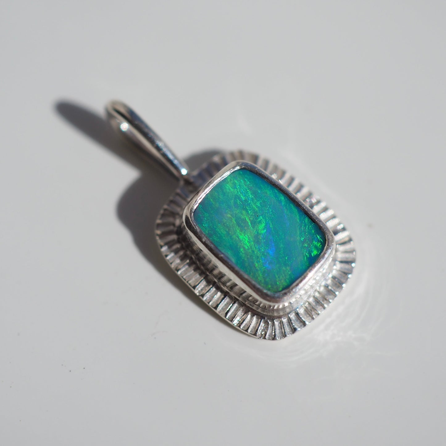 Simple Pendant Design
