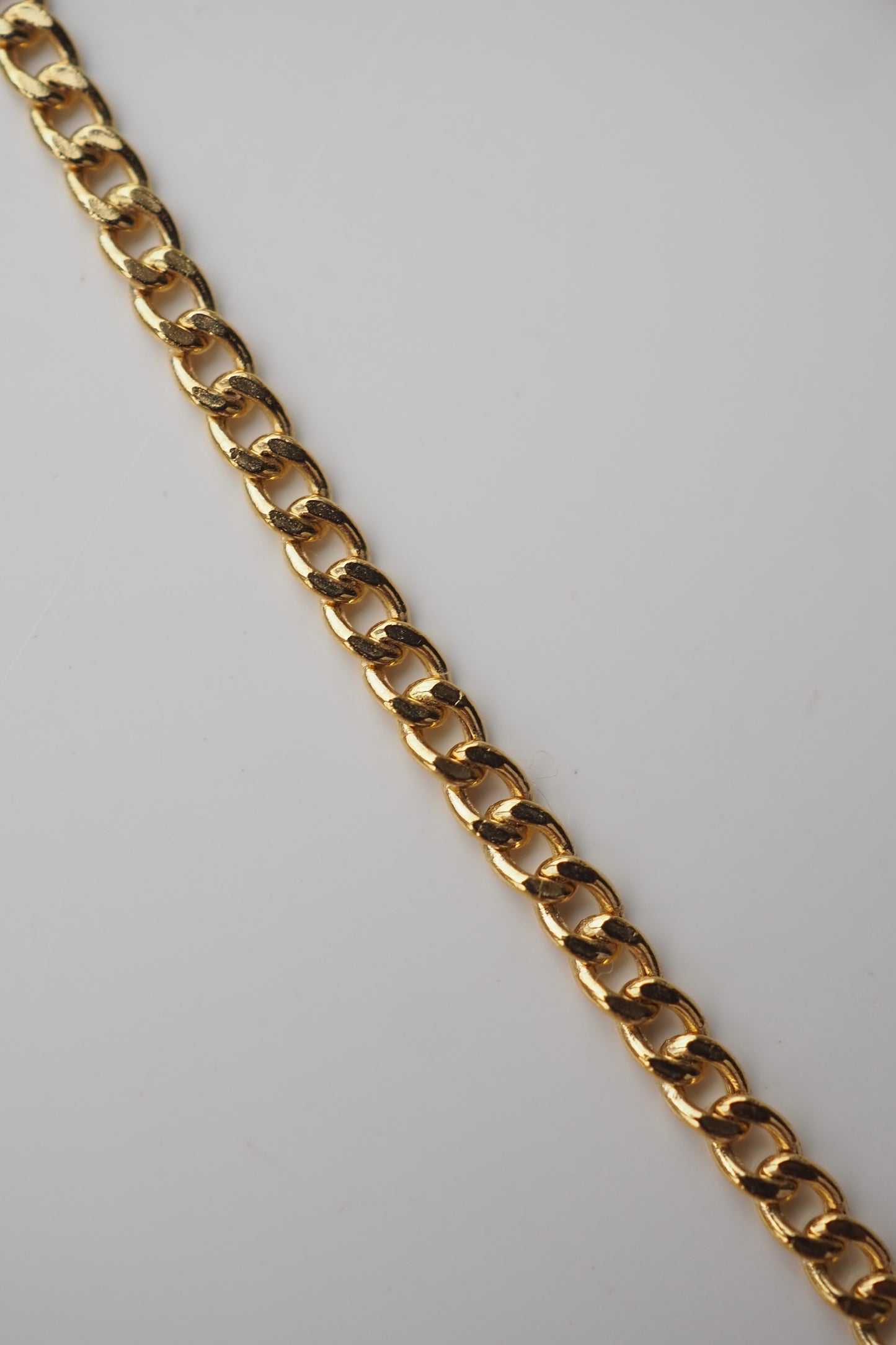 9ct Yellow Gold 1.8mm Hollow Curb Chain - Hallmarked