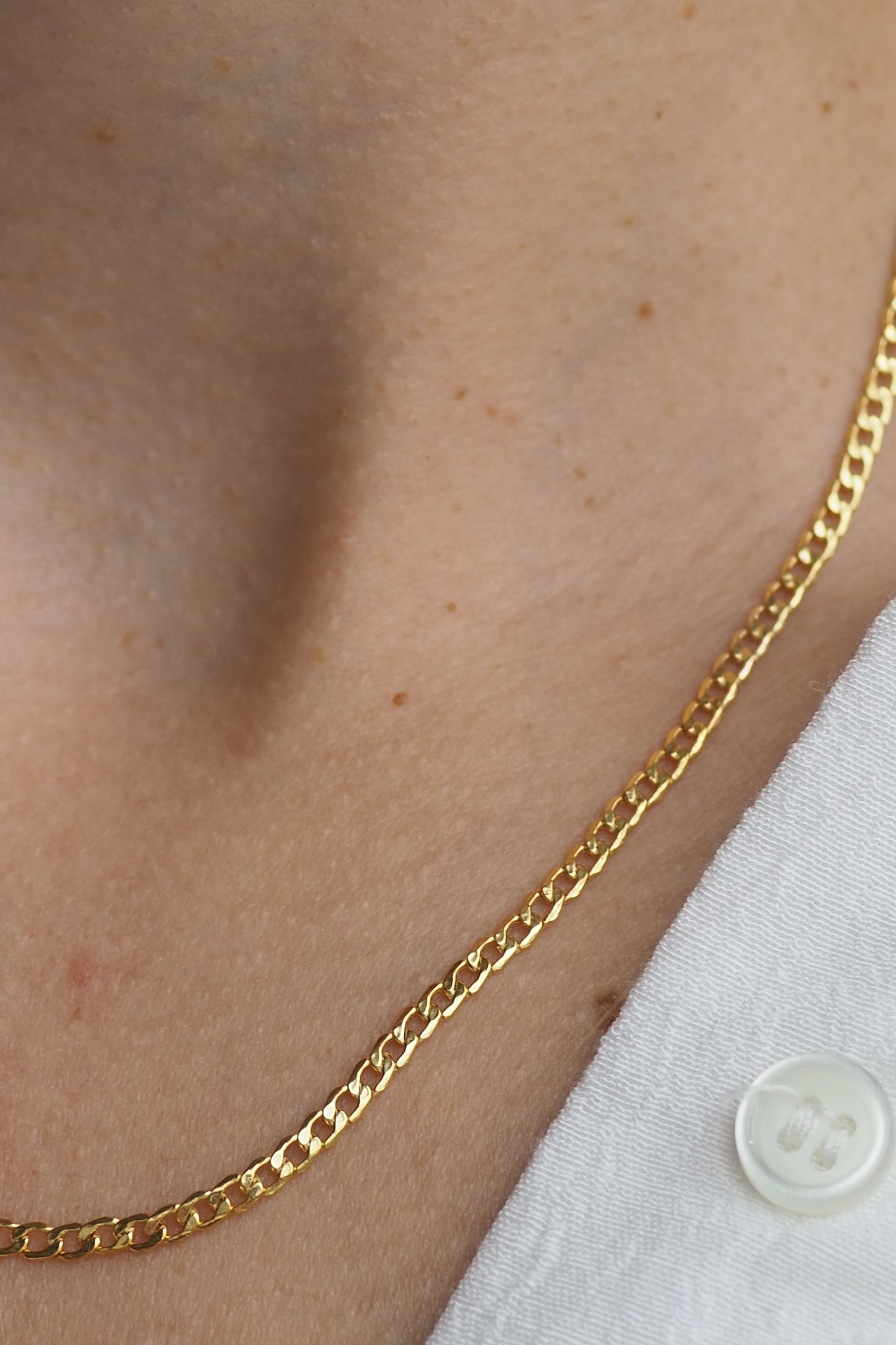 9ct Yellow Gold 2.6mm Hollow Curb Chain - Hallmarked